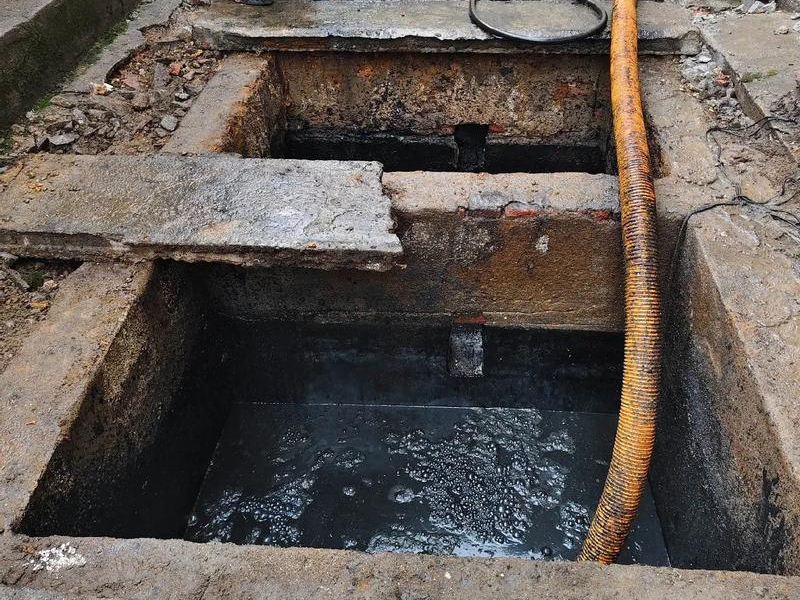 天王清理化粪池